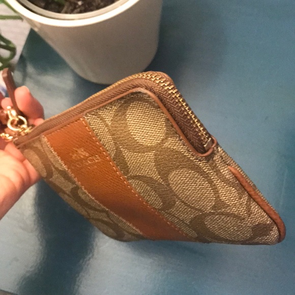 Small wristlet - Picture 3 of 7